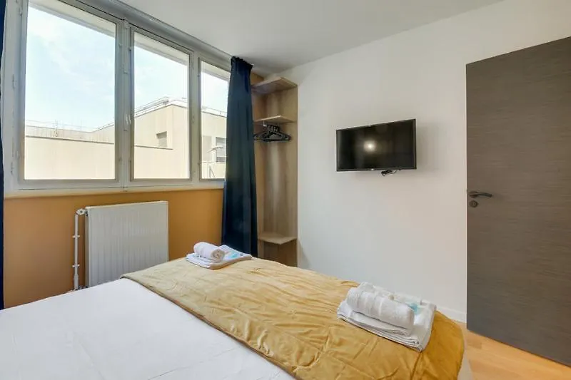 221 Juju - Superb In Daire