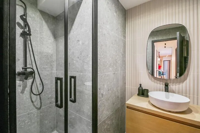 221 Juju - Superb In Daire *